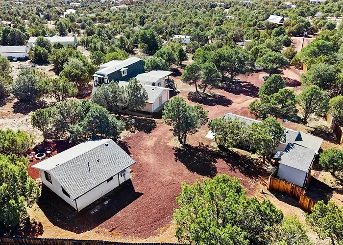 Mighty Moose, Epic Game Near Grand Canyon Chalet *